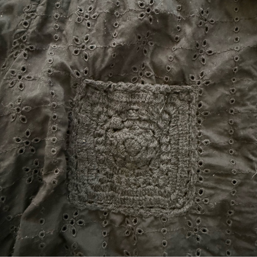 American Eagle Black Eyelet Cropped Button-Up Top - Picture 2 of 4